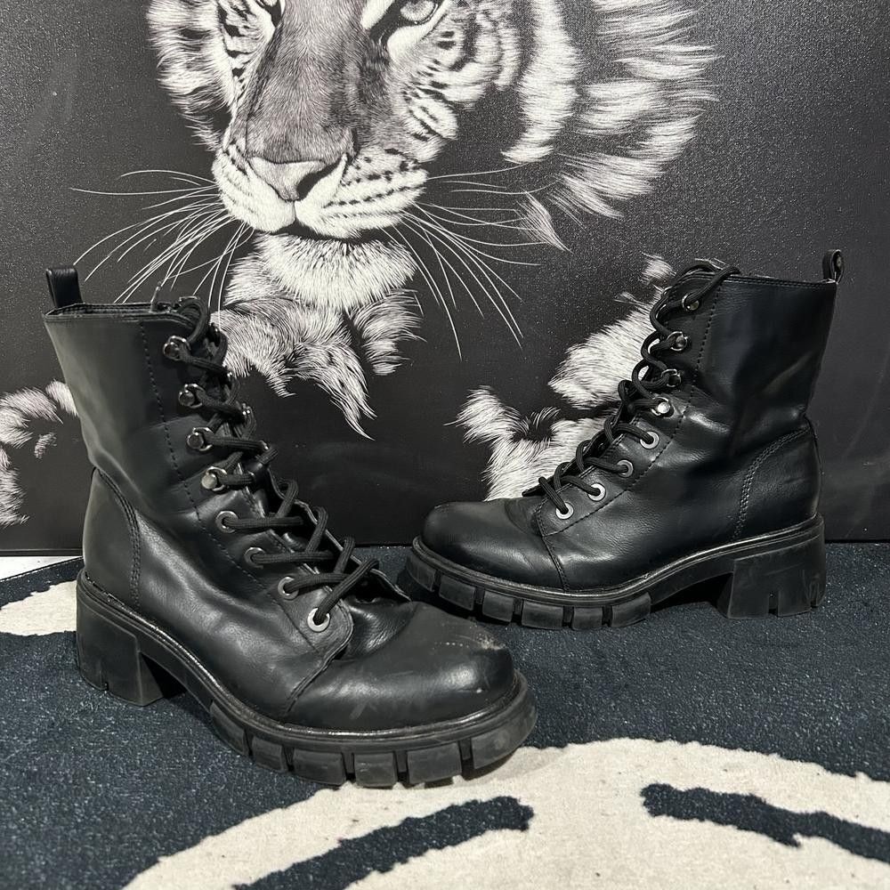 MIA Mila Combat Boot Women's 10 Black Leather Lace-Up Block Heel Ankle Round Toe
